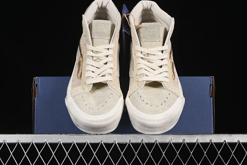 All categories Vans Vans series Vans Hi Vans high-top Notre x Vans Premium Sk8-Hi 38 Vans high-top casual sneakers VN000CR0BWQ